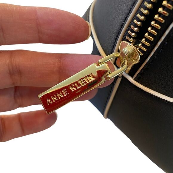 Anne Klein Black Satchel Subtly Lined w/ Beige Accents & Gold Hardware. - Picture 6 of 8